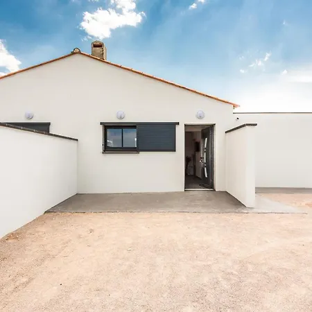 Domaine Saint Thomas بيت للعطل